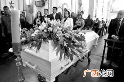 请问世界上最丑的人是谁，这悲惨的一生就是因为她丑陋的容貌