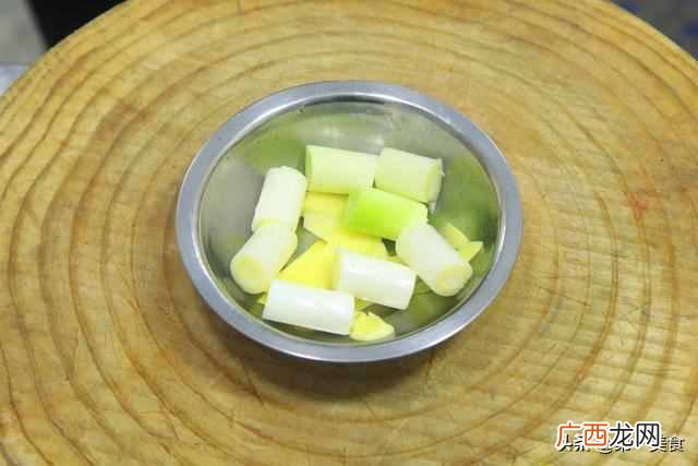 排骨汤怎么炖最好喝，大师傅给指导指导下做法