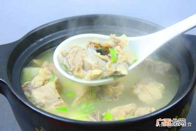 排骨汤怎么炖最好喝，大师傅给指导指导下做法
