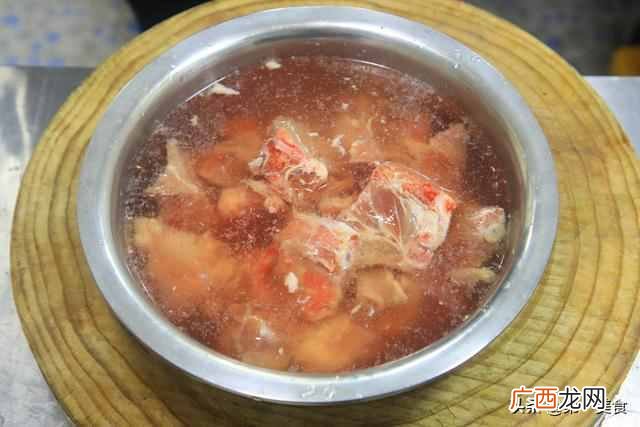 排骨汤怎么炖最好喝，大师傅给指导指导下做法