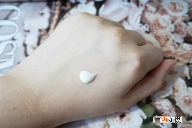 理肤泉祛痘效果怎么样，特意选择一款人气颇高的单品