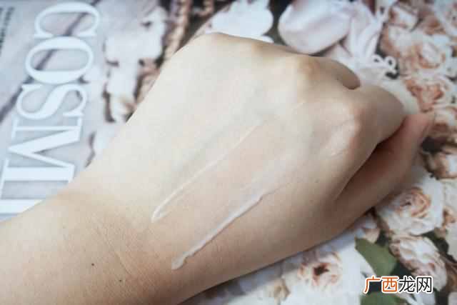 理肤泉祛痘效果怎么样，特意选择一款人气颇高的单品