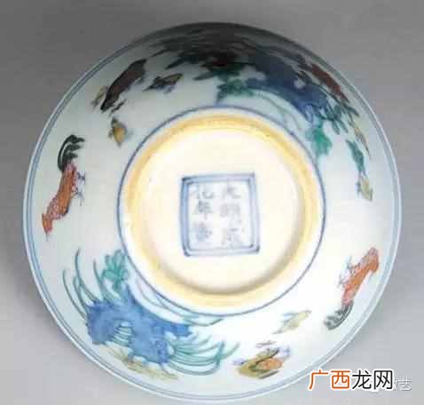 成化鸡缸杯存世几只，真品成化年制底款图片