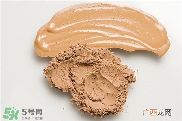 粉底液用了脸会暗沉吗 粉底液用久了皮肤好吗