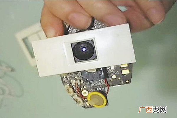 一个针孔摄像头可邀百人在线观看针孔摄像怎么检查