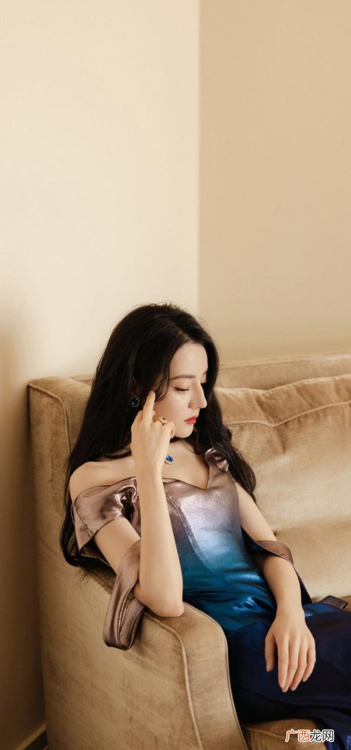 迪丽热巴壁纸最新，迪丽热巴壁纸