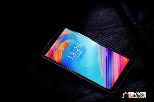 手机便宜性能好，目前最值得入手的3部高性价比手机