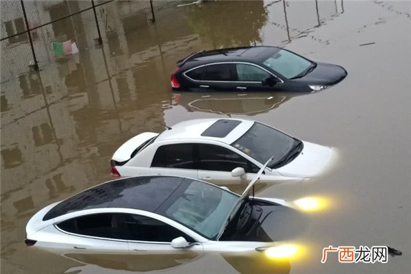 北京驾车涉水被困2人遇难汽车涉水时应该怎样通过