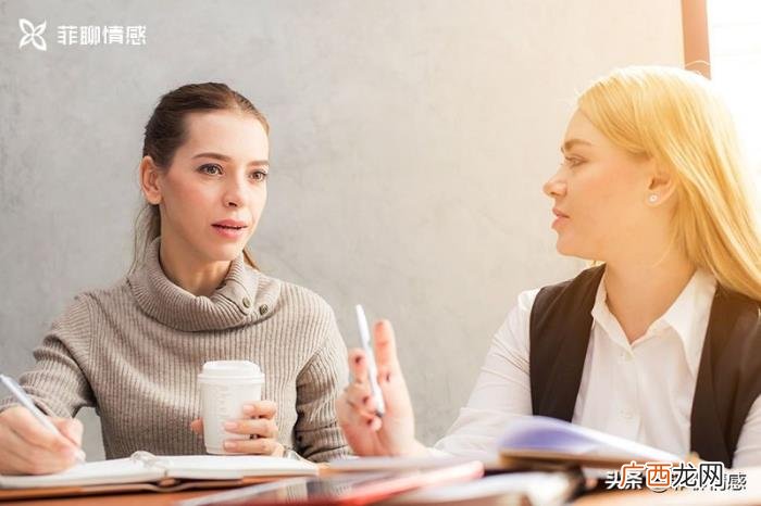 如何跟女生说自己喜欢她，怎样告诉一个女孩你喜欢她