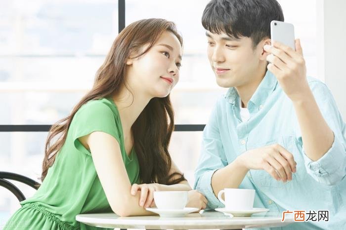 女生喜欢直接一点还是含蓄，女孩子喜欢男孩子的表现