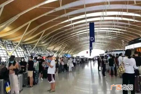 上海浦东机场回应留学生排长队值机美国留学需要什么要求