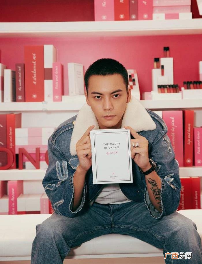 李易峰组合，李易峰李宇春俊男飒女组合同台代言