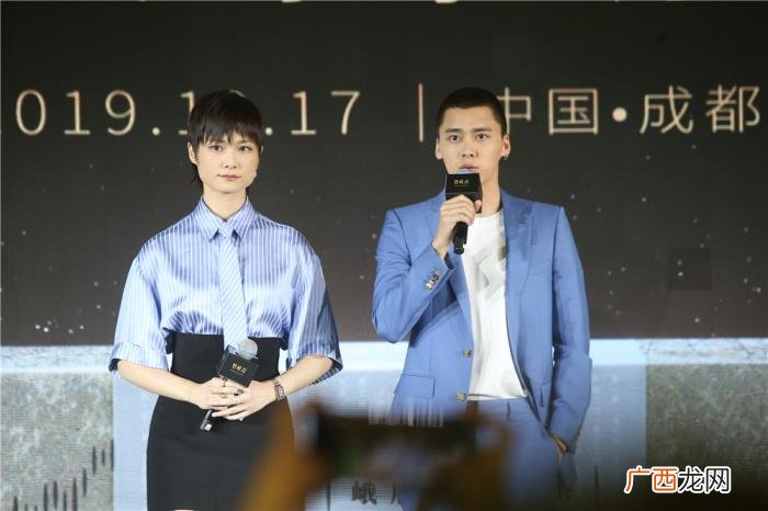 李易峰组合，李易峰李宇春俊男飒女组合同台代言