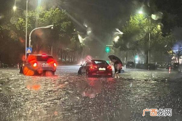 杭州暴雨:有车库被淹暴雨车库被淹保险赔吗