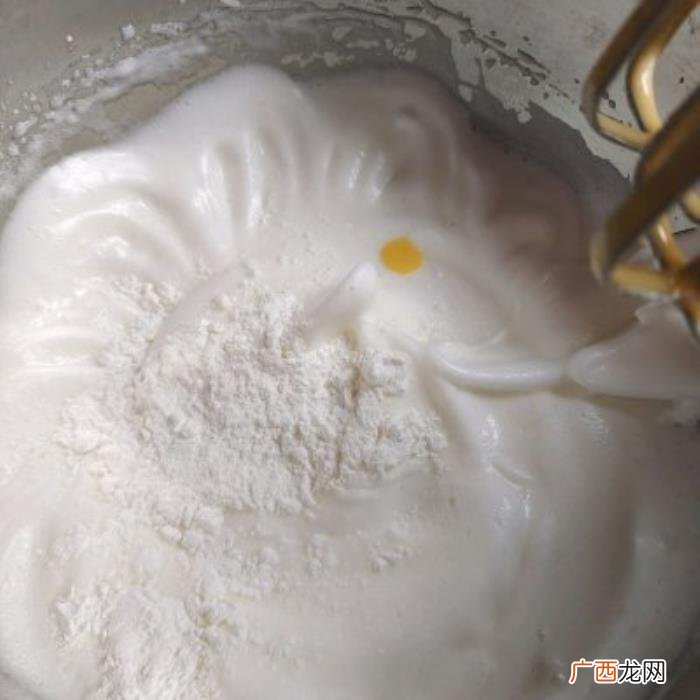 舒芙蕾的做法，无油无糖无面粉超低热量舒芙蕾的懒人做法一样美味