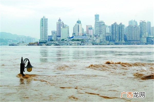 陕西安康10县区遭遇暴雨出现洪涝出现洪涝的原因