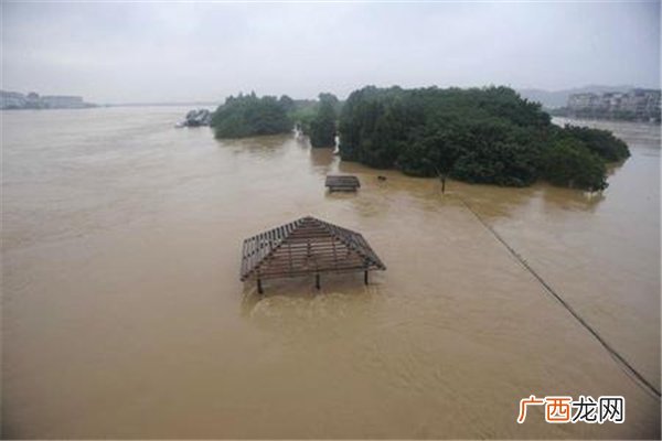陕西安康10县区遭遇暴雨出现洪涝出现洪涝的原因