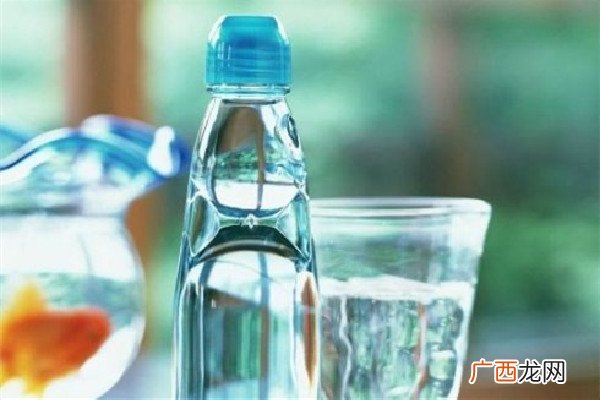 每天喝水很多还是口渴怎么回事每天喝水后一个月的变化