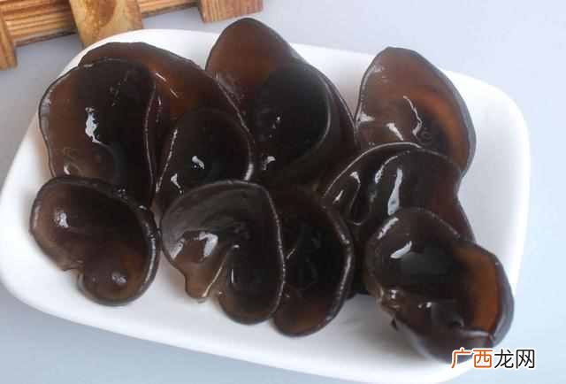 什么是黑木耳,木耳的功效与作用禁忌
