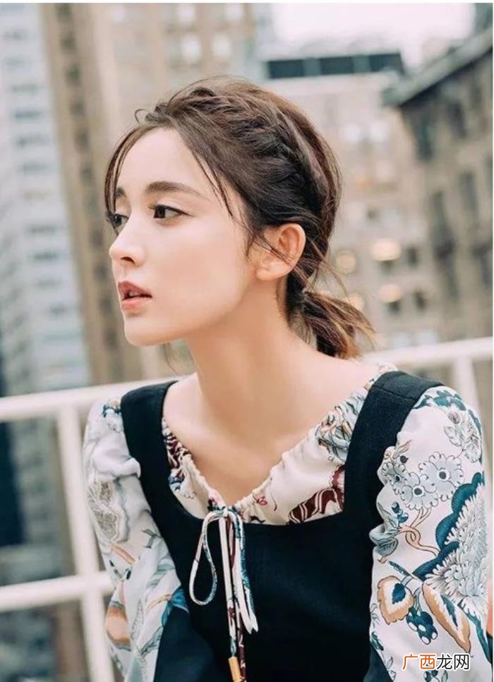 短发怎么扎好看，女生短发如何编好看