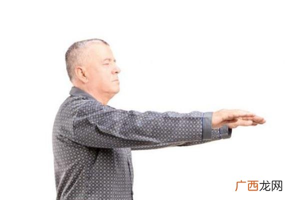 梦游是什么原因引起的梦游的人叫醒会怎么样
