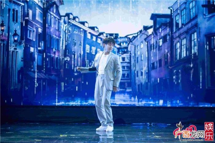 王祖蓝谢娜，上演疯狂心跳夜王祖蓝体验飞刀谢娜吓到捂眼