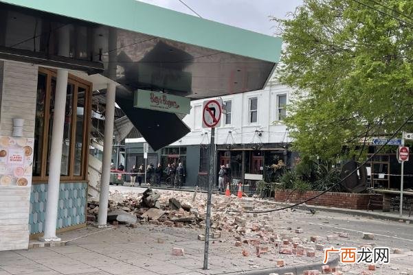 地震要准备什么物品地震要不要跑出去