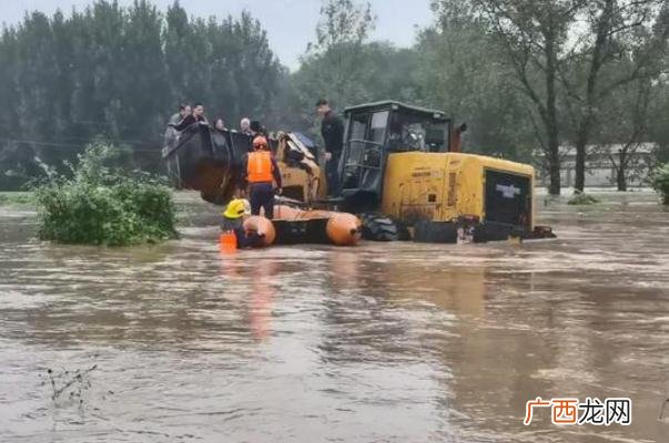 下暴雨为什么会停水下暴雨为什么鱼塘鱼容易死
