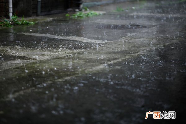 暴雨可以出行吗暴雨出行注意事项