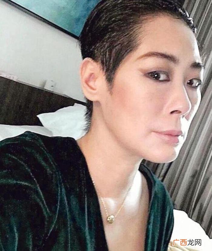 胡兵的微博，关淑怡狂怼胡兵糟粉丝围堵宣布退出微博