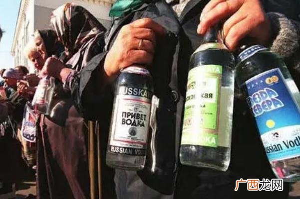假酒喝了有什么症状假酒和真酒的区别