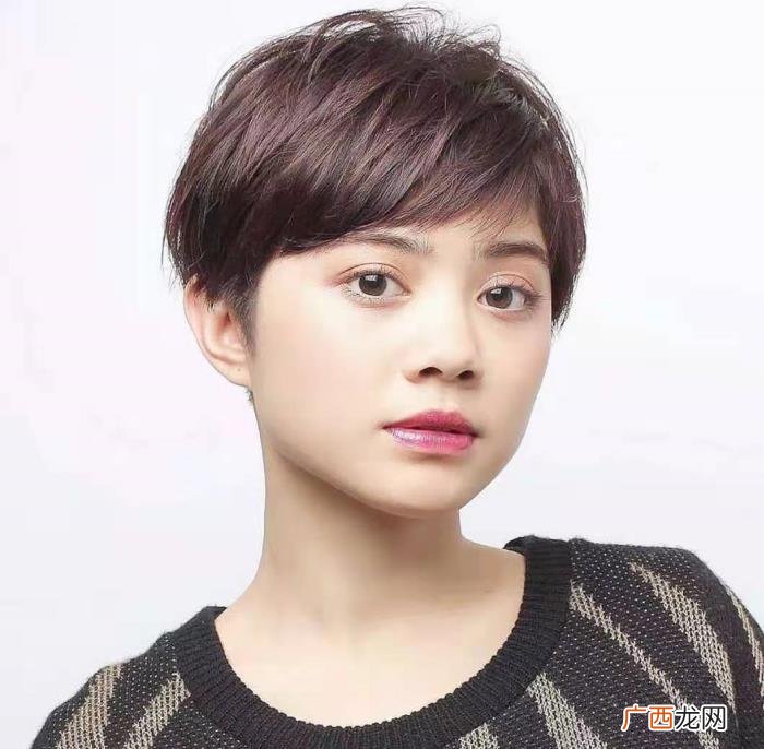 适合小圆脸的发型，脸大脸圆适合什么发型