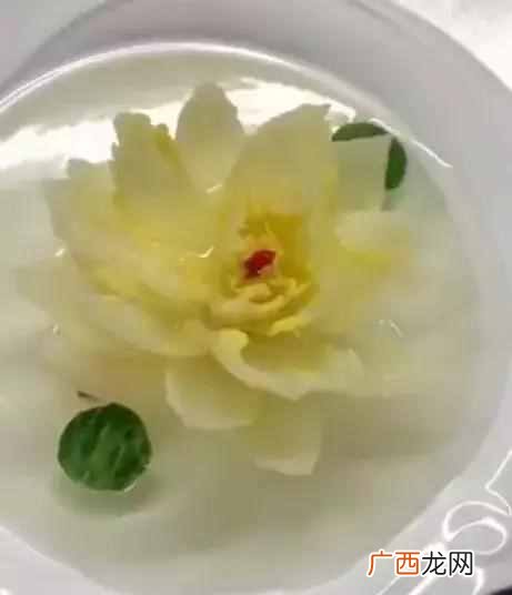 国宴的开水白菜到底有多牛，看到开水浇上的那一刻，网友：太惊艳
