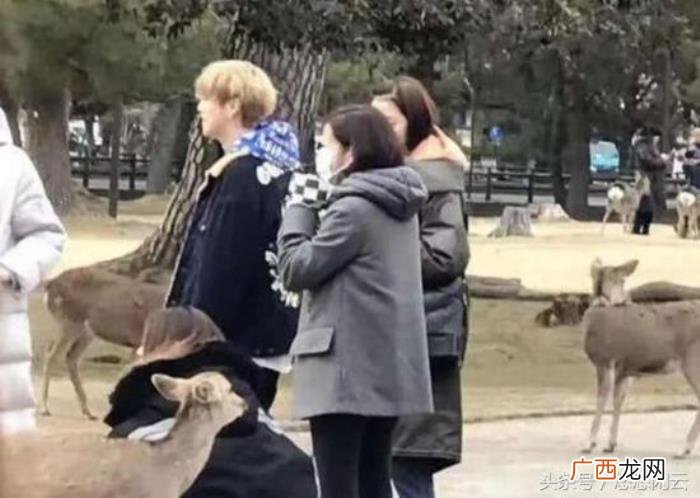 关晓彤抽烟，鹿晗关晓彤陈赫夫妇游日本被指抽烟影响对方抽雪茄