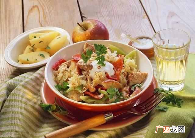 “不吃晚饭，饿治百病”？省掉一顿晚饭，对身体到底有没有好处？