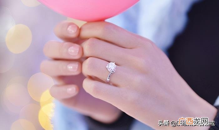 戴在左右手有什么意义 戒指的戴法和意义