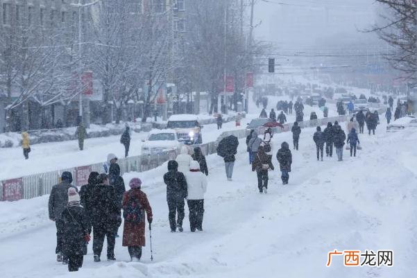 降雪是怎么形成的降雪46小时通辽积雪深度破纪录