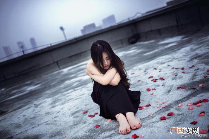 追女生故意几天不理她，女生也是爱答不理的