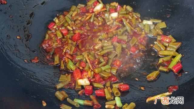 酸辣鱼片原来是这样做的，简单美味又好吃，再来2碗米饭太爽了