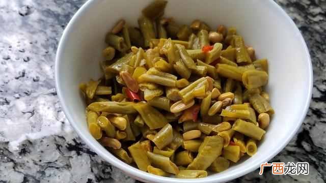 酸辣鱼片原来是这样做的，简单美味又好吃，再来2碗米饭太爽了