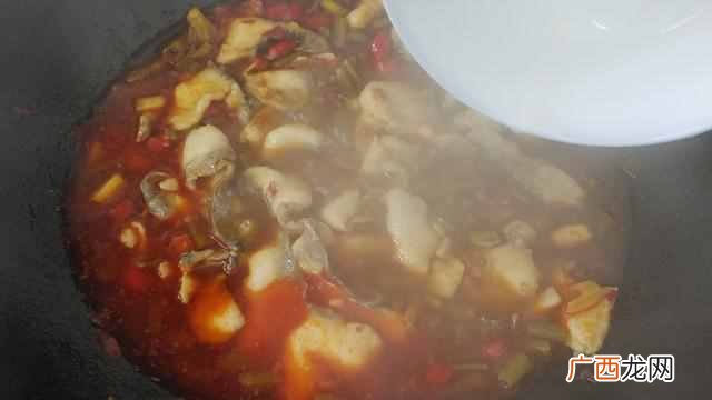 酸辣鱼片原来是这样做的，简单美味又好吃，再来2碗米饭太爽了