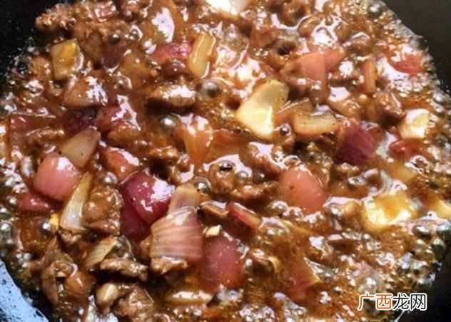 炒牛肉柴而腥？酒店大厨：炒牛肉时，放点“它”，又香又嫩还不腥