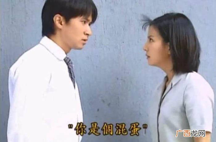 追女孩追了一个月就放弃了，就放弃和别人谈恋爱
