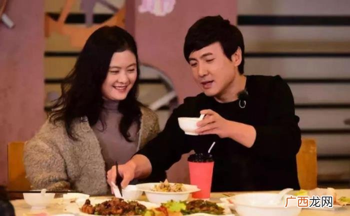 追女孩追了一个月就放弃了，就放弃和别人谈恋爱