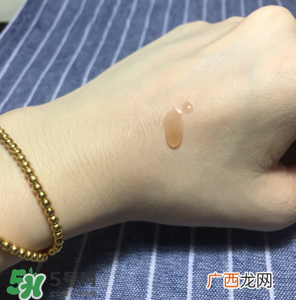 雪花秀润燥精华适合什么肤质？