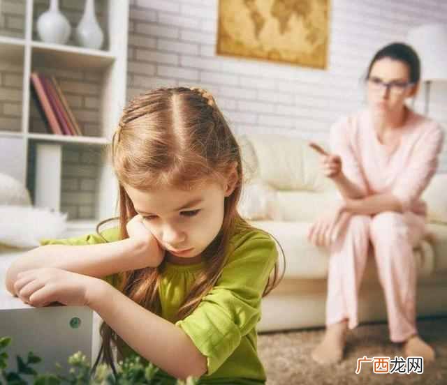 情商低的妈妈，会不停跟孩子讲道理，而高情商的妈妈都这样做