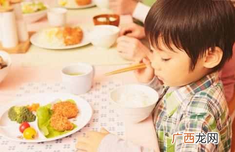 这三个特征，是孩子身高停止生长的信号，家长应该及时干预