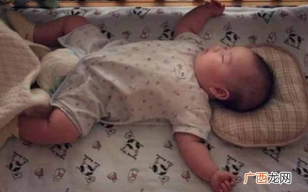 孩子的“睡姿”暗示长大的性格？如果是第一种，孩子长大后情商高