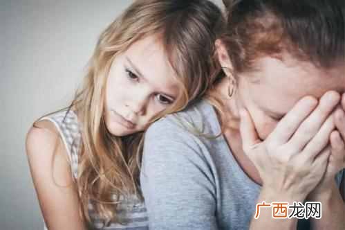 为什么吼完孩子，孩子转眼就忘？不是他不记仇，真实答案让人心酸