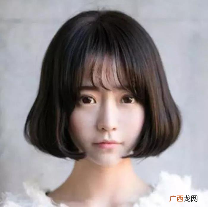 中短发烫发,2020年发型潮流趋势中短发内扣烫发发型图片